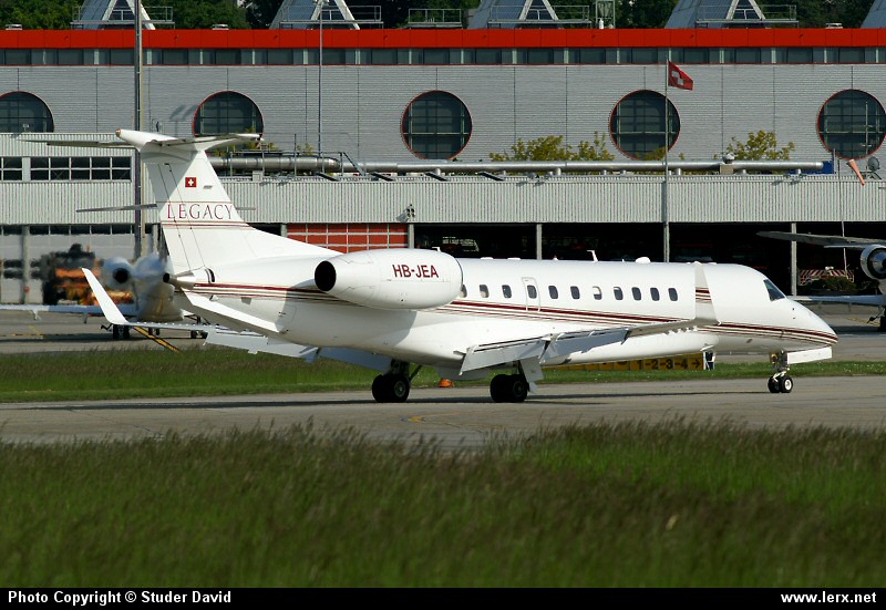 20 Embraer ERJ-135BJ Legacy Business Jet.jpg